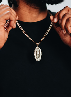 Diamond jewelry showcase item 6