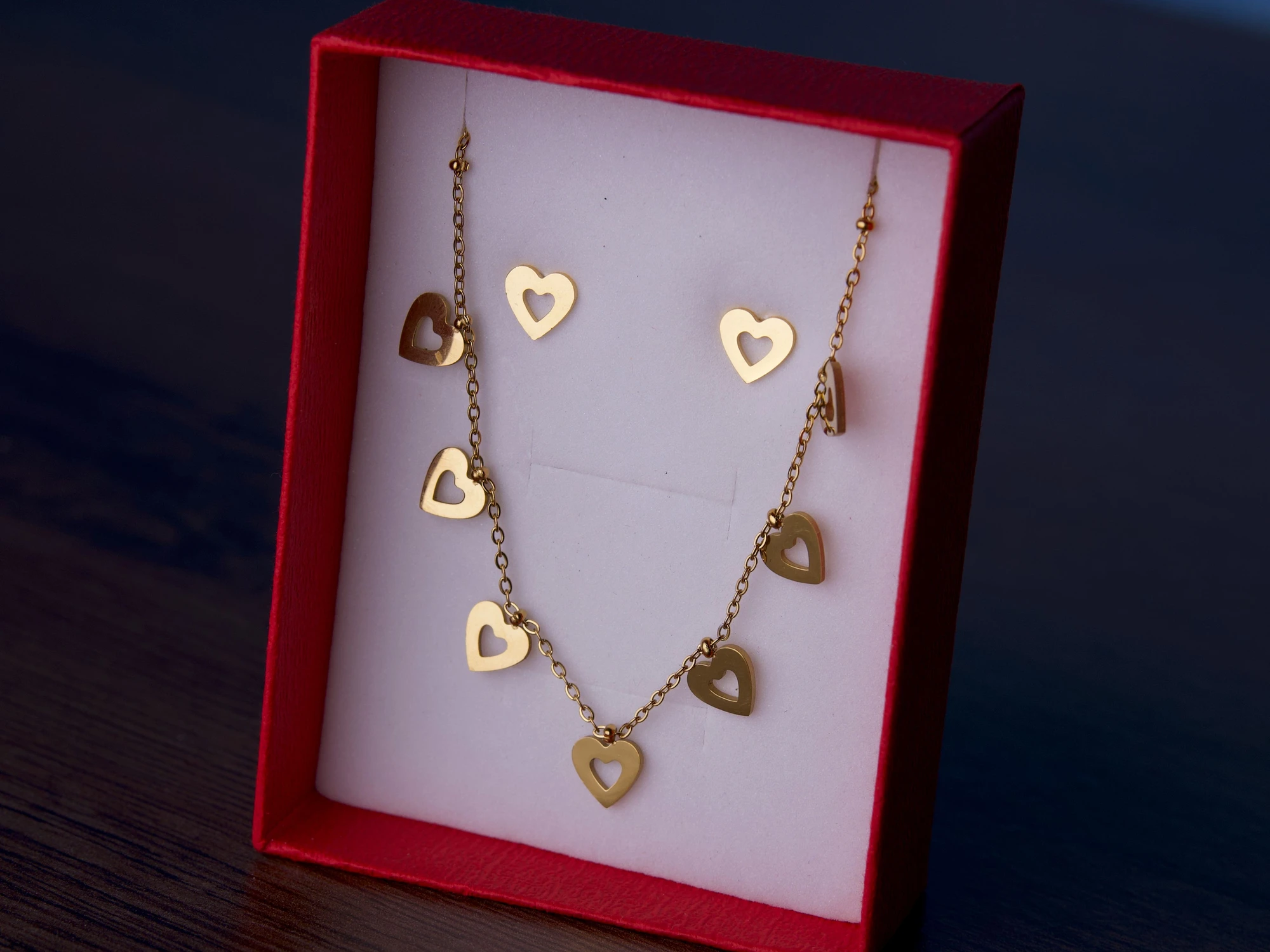 Personal Gold Jewelry Gifts for the 2026 Holiday Season