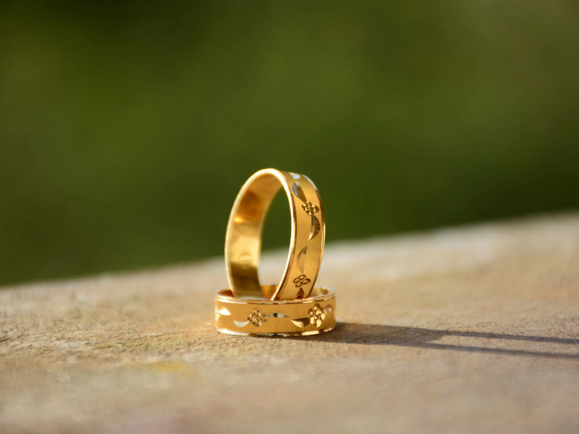 What to Do With an Old Wedding Ring: 7 Ideas