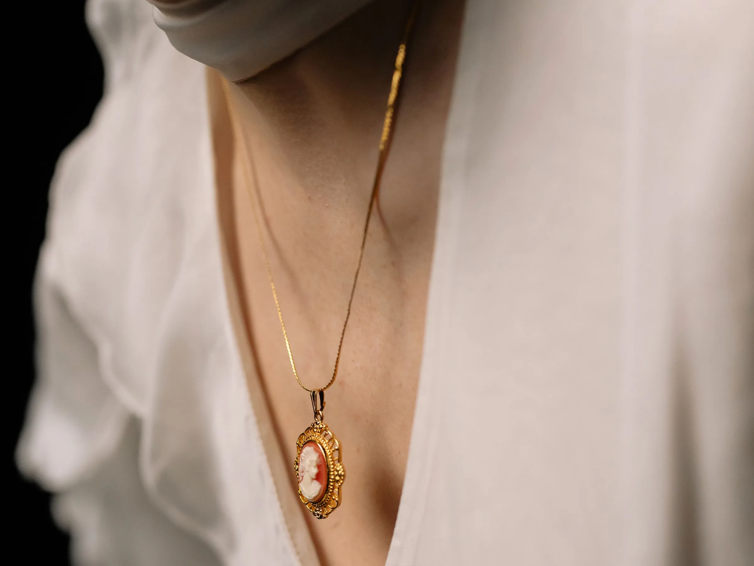 Necklace Length Guide: How to Choose the Right Chain for Every Neckline